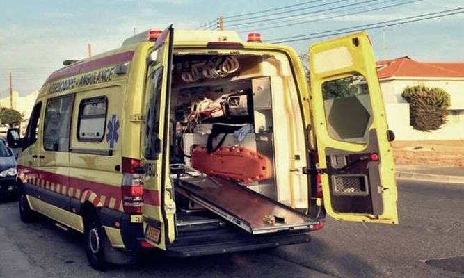 Traffic accident in Larnaca: At the hospital on foot