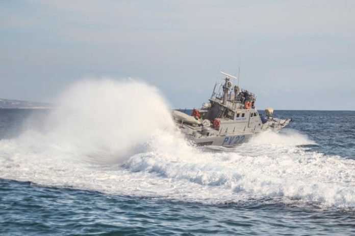He fell into the sea of Limassol and was taken by the winds - Rescue from the Coast Guard