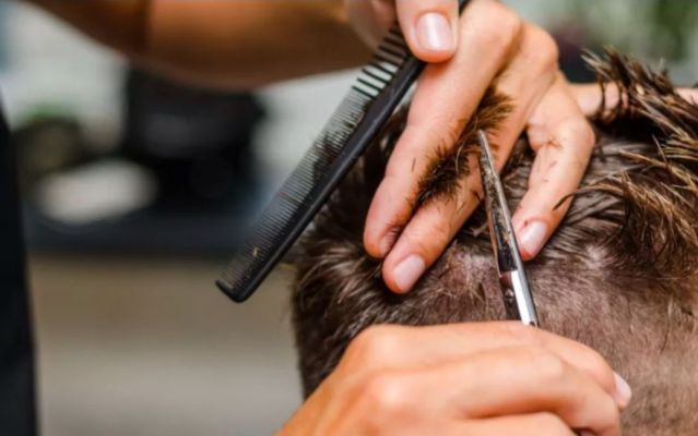The Limassol Barber who went viral (Video)