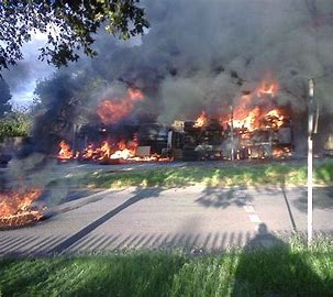 Big fire in Stamata, Attica - Near houses