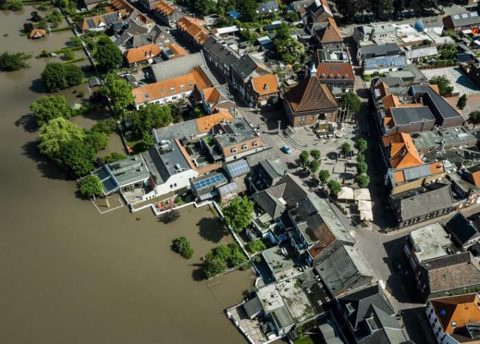 Rain floods in London and the south of England