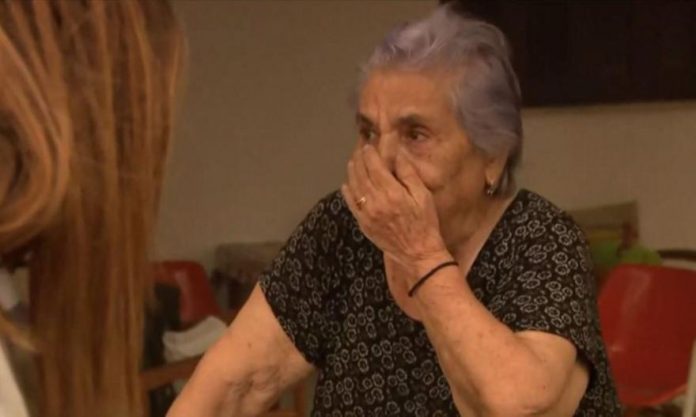 Shocking moments in Rovies: An elderly couple did not want to leave their home