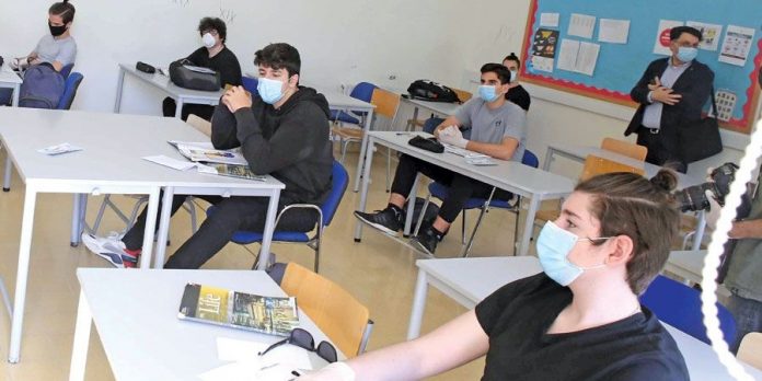 This is how students return - Mask use and SafePass