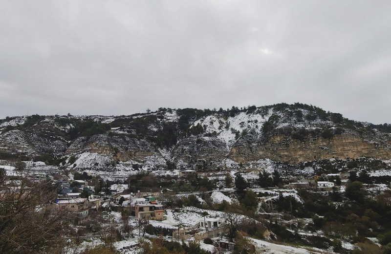 Landslides on the road from Prodromi to Drousia - Panagia and Statos woke up in white