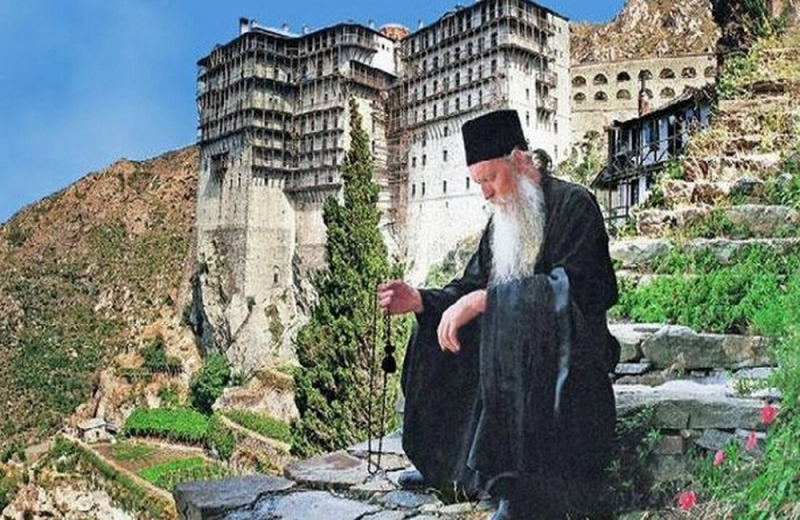 Apocalypse on Mount Athos - The anti-vaccinators and the successor of Paisios