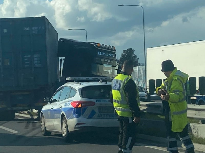 Heavy traffic on the Limassol - Paphos highway - One lane closed