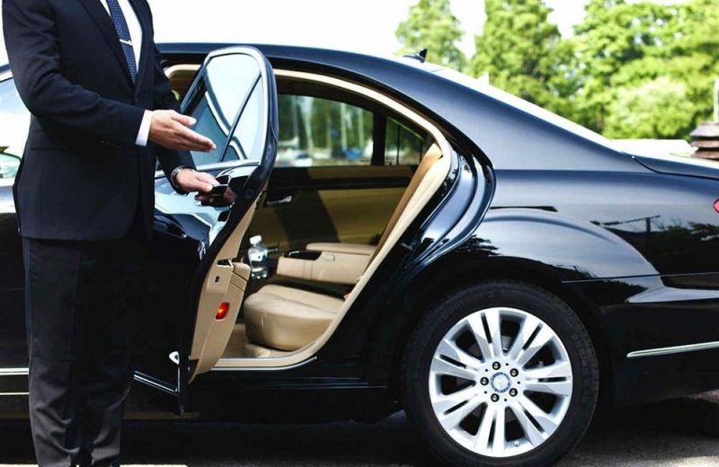 The Council of Ministers redistributes limousines to officials for 24-hour use