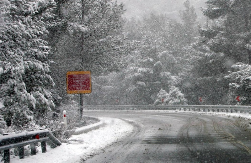 Caution! All roads to Troodos were closed - Conditions are very dangerous