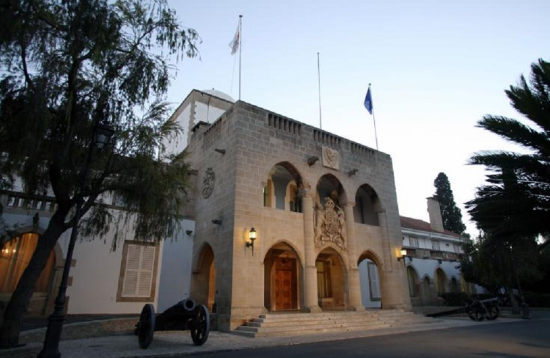 Week of meetings at the Presidential Palace, starting with security at the Royal Palace