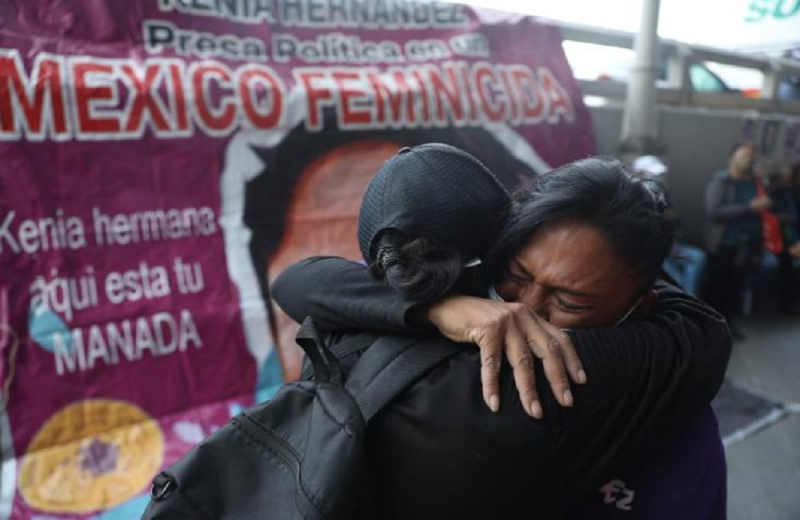 Mexico: End to kisses and hugs for civil servants to combat sexual harassment