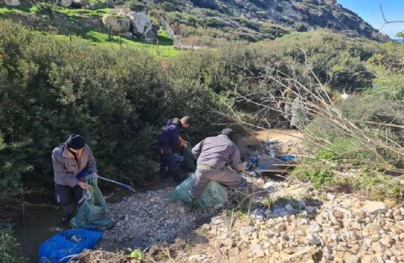 The Municipality of Pegeia cleaned the Akamas coastline from garbage brought by the rainfall