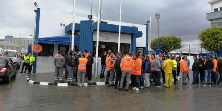 The dock workers rejected the proposal of the Ministry. Working