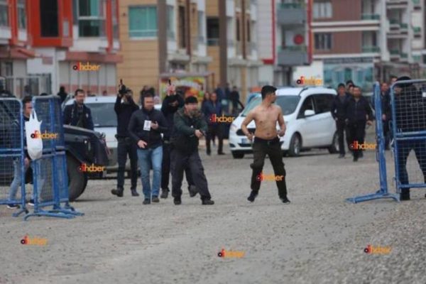 Τουρκλα: Αθοιο&iota δολοφoνοι αστυνομικοi – Στη φυ λακor ο δημοσιογρàφος που τους α&pi ;οκαλυψε