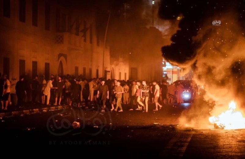 Χαμoς στη Λιβy&eta ;: ΣυνεχΙστηκαν οι οργισμΕνες δι αδηλoσεις – Ανaβουν φωτιeς και ζη τοyν παραιτorσεις