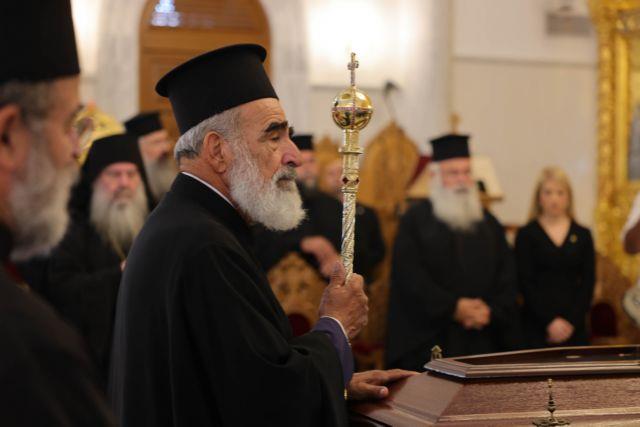 Σε κλλμα βαθισ σ υγκΙνησης αποχαιρΕτησε η Κyπρος τον ΑρχιεπΙσκοπο (pics)
