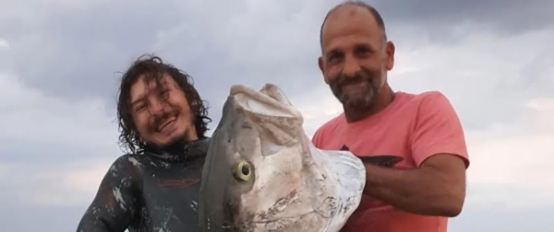 ΒΙΝΤΕΟ: Ψαρεψ αν τεραστιο μινερι 55kg σε θαλασσα τη&sigma ; Λεμεσοy