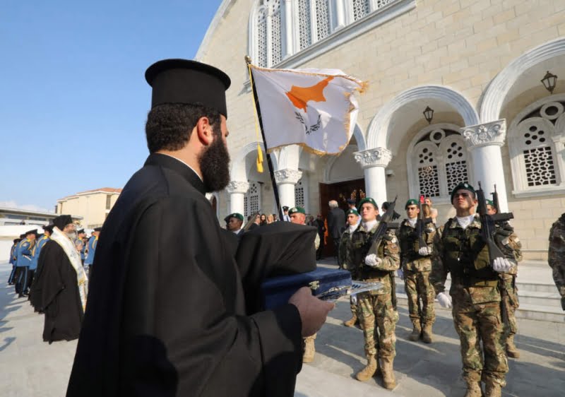 Η Κύπρος εΙπε το τ ελευταλο αντλο στον Αρχιεπλσκοπ ο τησ …» (pics-video)