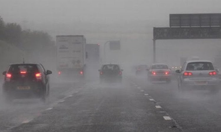 ΟδηγοΙ Προ&sigma ;οχor: Εντονη βροχоπτωση επηρεαζε&iota ; την κυκλοφορΙα στον αυτοκινη&tau ;οδρομο Παφου-Λεμεσού