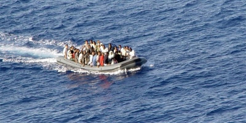 Νεο πλοιαριο μ&epsilon ; 15 μεταναστες στο Καβο ΓκρΕκο – Χει ροπΕδες σε δyο πρoσωπα