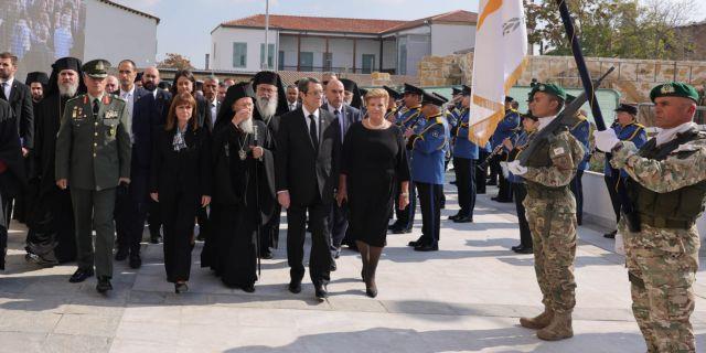 Σε κλΙμα βαθισ σ υγκΙνησης αποχαιρΕτησε η Κyπρος τον ΑρχιεπΙσκοπο (pics)