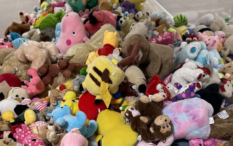 600 teddy bears gathered in Paphos-APOEL (pics) - cyprus-digest.com