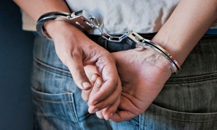 Σyλληψη 21χρο νου για παρανομη διακΙνηση μετα ναστoν στη Λευκωσiα – Τον «eκαψε» μαρτyρια