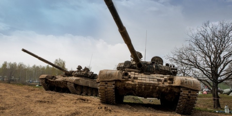 ΣλοβακΙα: Προ τΙθεται να παραδoσει 30 Αρματα μΑχη&sigma ; T-72 στην Ουκρανiα