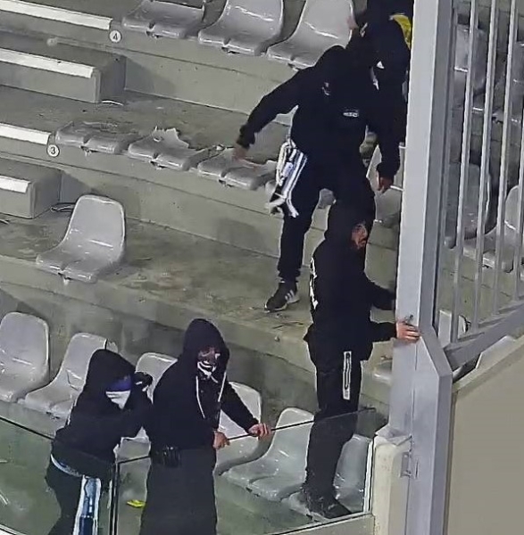 Α & upsilo n;τοyς ψαχνει η Αστυνομiα για τα επεισoδιο στο «ΑΛΦΑΜΕΓΑ Stadium» (pics)