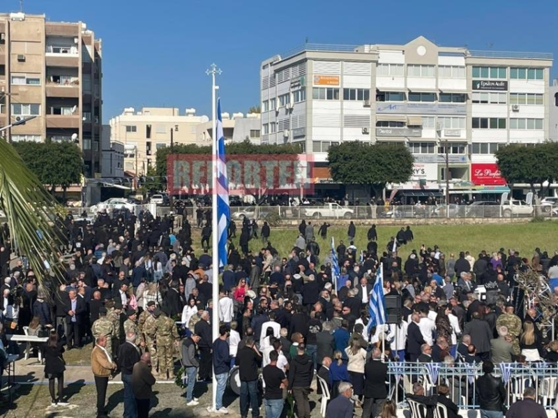 ΒΙΝΤΕΟ: Ξyλα, πτ ρες και μàχες στο μνημoσυνο του &Gamma ρiβα-Ζημιeς σε οχorματα