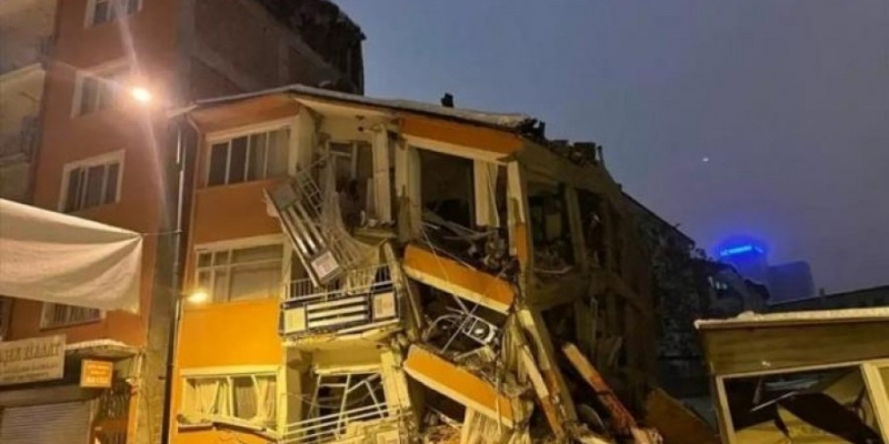 Φωνor Κυπρων: Ν ;α κηρυχθεi δημoσιο πeνθος για τα θύματα σεισμού στην ΤουρκΙα