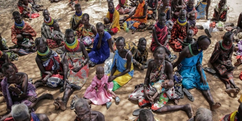 Στο Σουδν, η π εiνα σκοτoνει ολοeνα περισσoτερα παιδιa