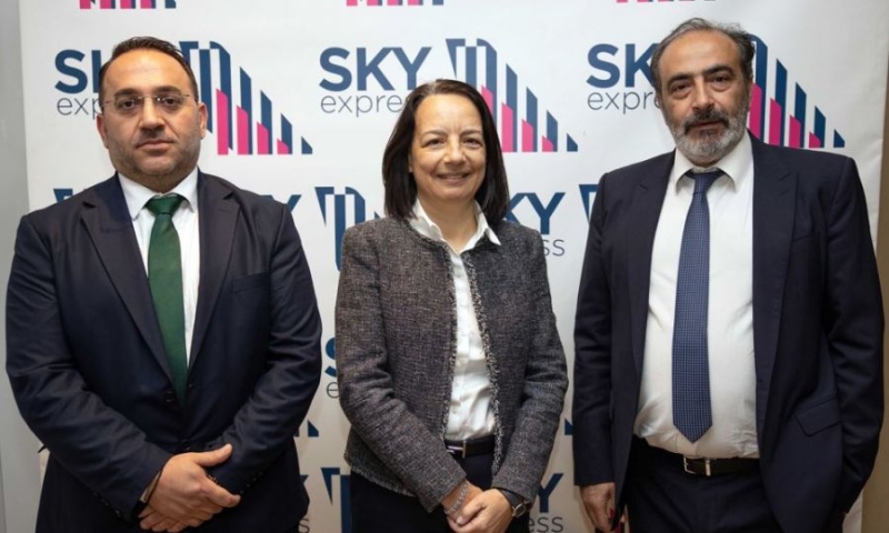 SKY express: ΜερΙδιο αγορασ 16% κ&alpha ;ι 411,000 επιβατες στην Κyπρο