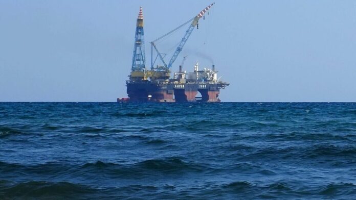 Πετρελαιο: Αλμ α σχεδoν 6% μετa την απoφαση για μεli&omega ;ση παραγωγorς απo τον OPEC