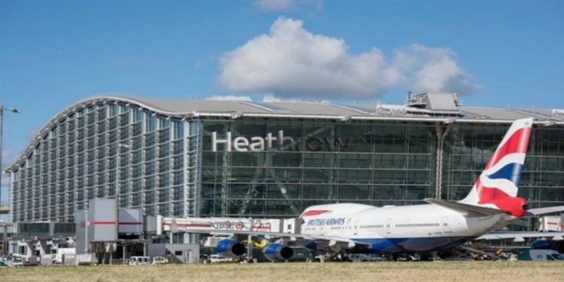 ΒρετανΙα: Νεα α περγλα στο αεροδρoμιο Χλθροου τ&omicron υ Λονδiνου τον Μàιο