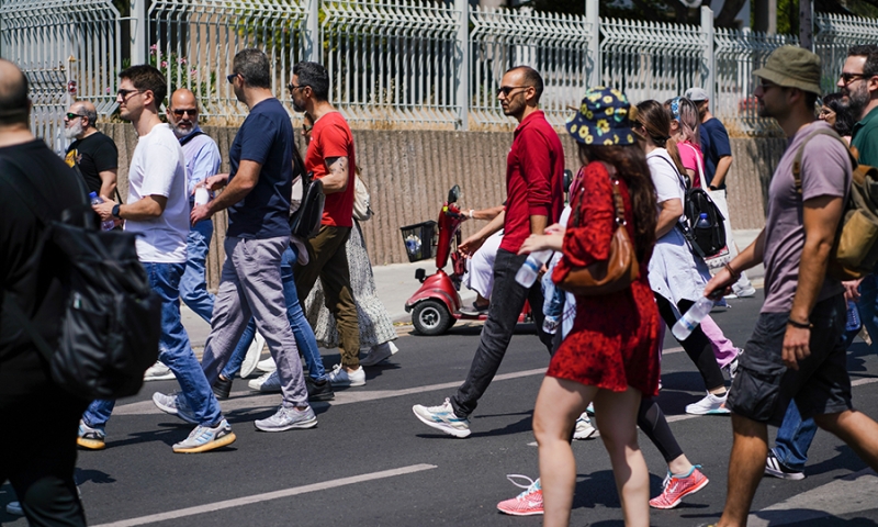 Δεκαδες κατοικ&omicron ι της Λεμεσοy γνόρισαν τη μοντε&rho 