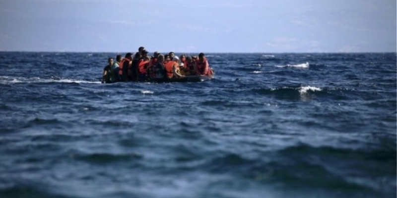 ΝΕα αφιξη σκαφο&upsilon ;ς με 23 μεταναστες – Συνελαβαν τον οδηγò