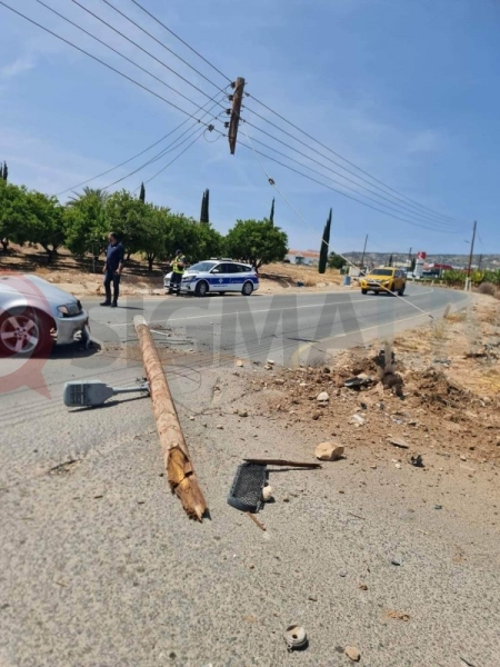 Τρο&chi ?αiο στην Πàφο: Oχημα εκοψε πασσαλο της ΑΗΚ – Eνας τραυματiας (ΦΩΤΟ)