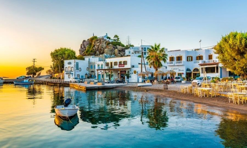 Οικογενειακσ διακ οπeς, σπορ or… ησυχiα; Τα ελληνικν&eta ;σιπου προτεiνει η «Le Figaro»