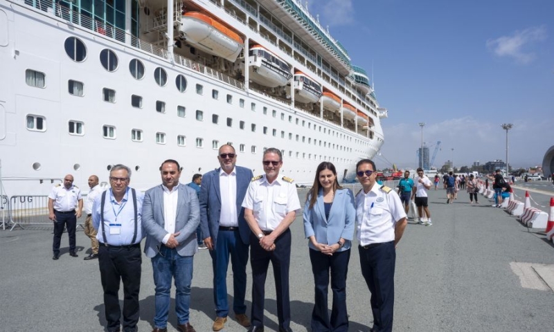 Eναρξη δρομολογων το&upsilon ; Rhapsody of the Seas στην Κyπρο