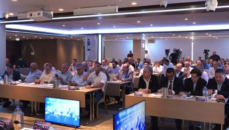 Καμια ομαδα δεν εφερε αντρ&rho ηση στην επανεκλογ or Κοyμα στην &pi ;ροεδρΙα της ΚΟΠ!